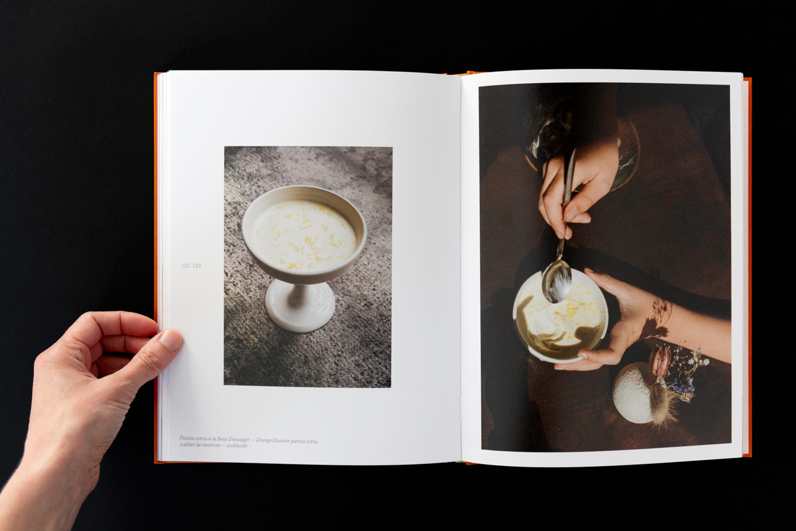 blandine dupas design graphique graphisme du livre Anouch restaurant a geneve double page interieure avec photo de pana cotta