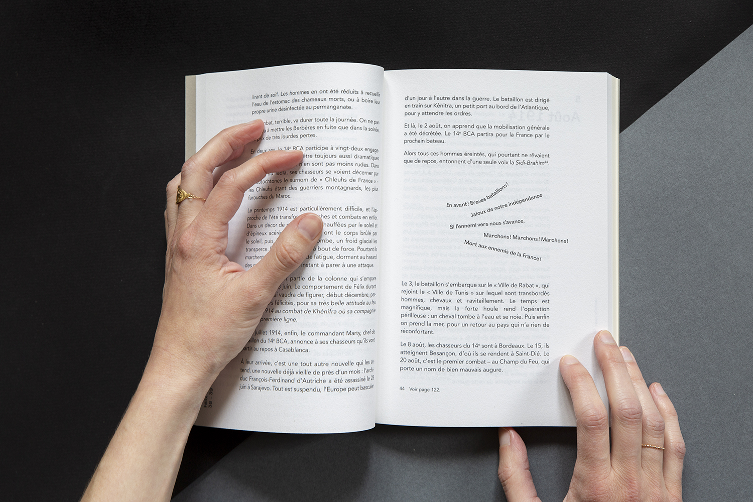 blandine dupas design graphique conception graphique du livre felix chevalier chasseur alpin photographie double page du livre partie romancee