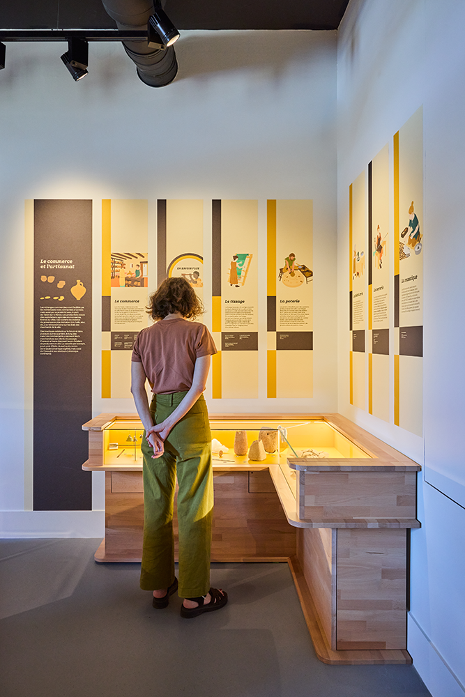 blandine dupas design graphique refonte du parcours permanent d exposition de l archeomusee coriosolis textes iconographie et vitrine sur les metiers a l epoque romaine
